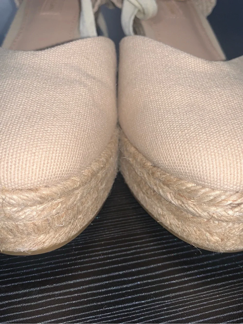 Brand NEW Antonio Melani canvas wedges